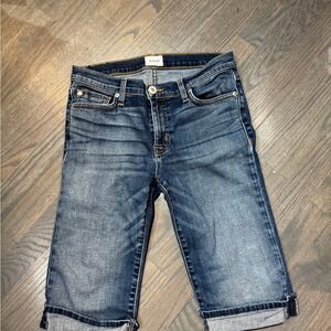 Hudson Blue Jean shorts size 27 . 💙